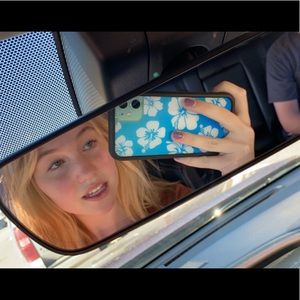 Meet your Posher, Izzie